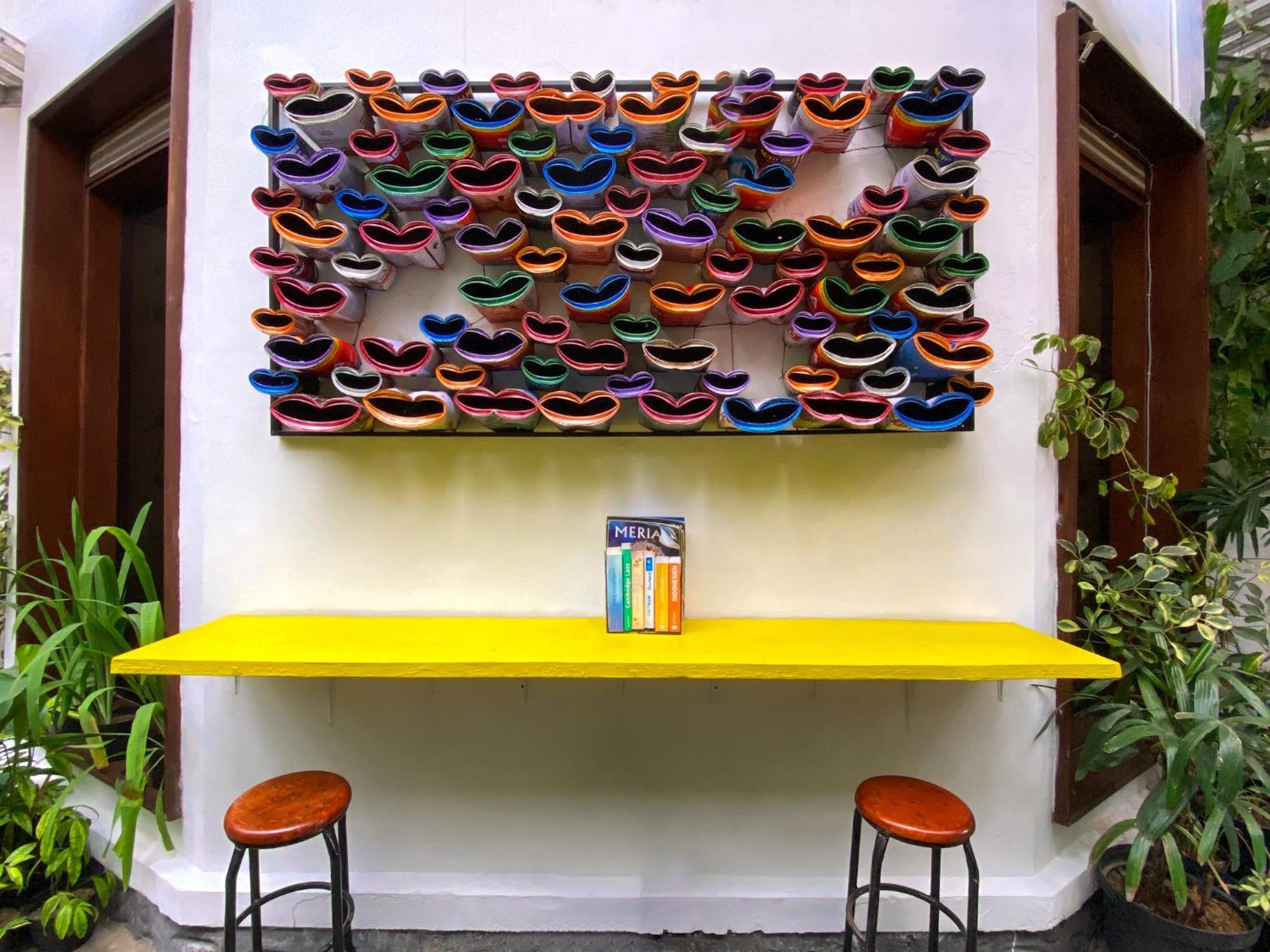 Snooze Malang Hostel Exterior photo